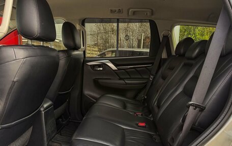 Mitsubishi Pajero Sport III рестайлинг, 2017 год, 2 049 000 рублей, 10 фотография
