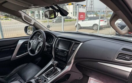 Mitsubishi Pajero Sport III рестайлинг, 2017 год, 2 049 000 рублей, 15 фотография