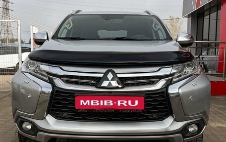 Mitsubishi Pajero Sport III рестайлинг, 2017 год, 2 049 000 рублей, 2 фотография