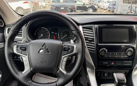 Mitsubishi Pajero Sport III рестайлинг, 2017 год, 2 049 000 рублей, 17 фотография
