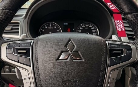 Mitsubishi Pajero Sport III рестайлинг, 2017 год, 2 049 000 рублей, 18 фотография