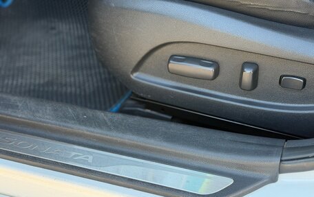 Hyundai Sonata VI, 2011 год, 1 270 000 рублей, 23 фотография