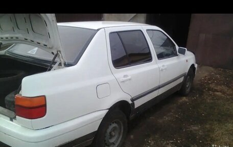 Volkswagen Vento, 1995 год, 170 000 рублей, 2 фотография