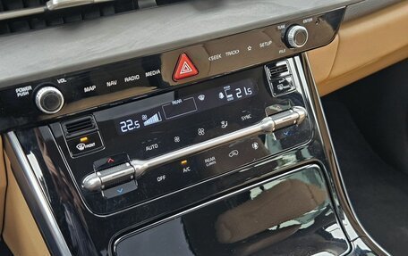 KIA Carnival, 2020 год, 3 850 000 рублей, 21 фотография