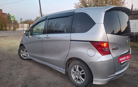 Honda Freed I, 2010 год, 1 000 000 рублей, 5 фотография