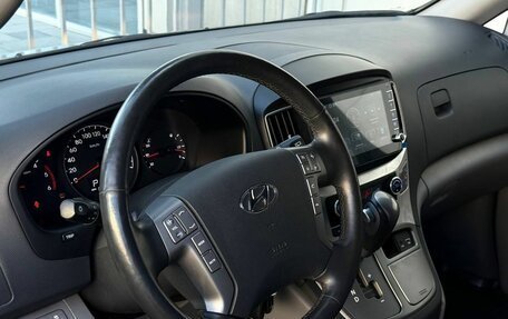 Hyundai H-1 II рестайлинг, 2018 год, 3 000 000 рублей, 16 фотография