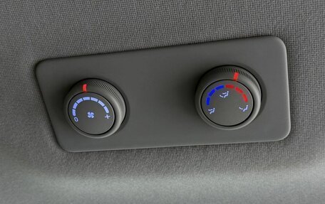 Hyundai H-1 II рестайлинг, 2018 год, 3 000 000 рублей, 21 фотография