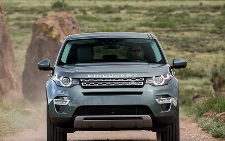 Land Rover Discovery Sport I рестайлинг, 2019 год, 2 350 000 рублей, 3 фотография