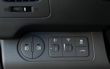 Hyundai H-1 II рестайлинг, 2018 год, 3 000 000 рублей, 20 фотография