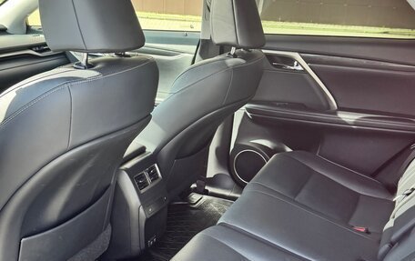 Lexus RX IV рестайлинг, 2019 год, 4 500 000 рублей, 14 фотография