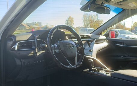 Toyota Camry, 2019 год, 3 360 000 рублей, 8 фотография