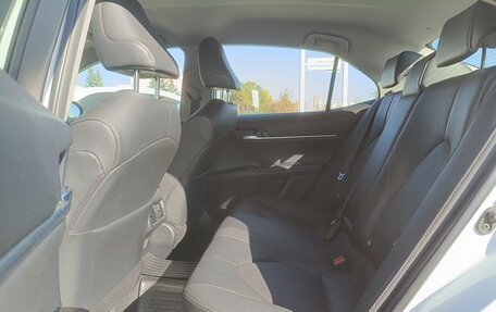 Toyota Camry, 2019 год, 3 360 000 рублей, 13 фотография