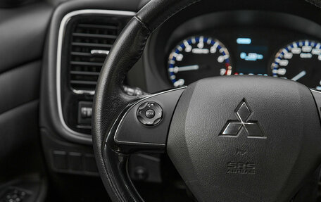 Mitsubishi Outlander III рестайлинг 3, 2018 год, 1 480 000 рублей, 14 фотография