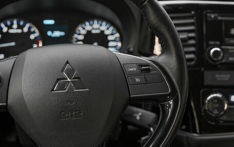 Mitsubishi Outlander III рестайлинг 3, 2018 год, 1 480 000 рублей, 15 фотография