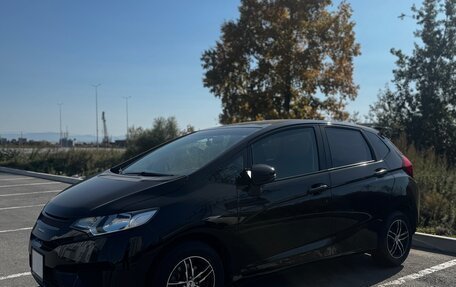 Honda Fit III, 2017 год, 1 300 000 рублей, 2 фотография