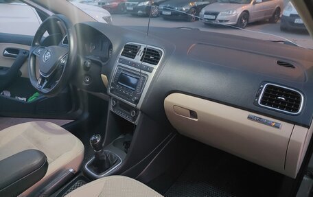 Volkswagen Polo VI (EU Market), 2017 год, 900 000 рублей, 7 фотография