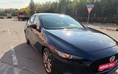 Mazda 3, 2021 год, 1 990 000 рублей, 3 фотография