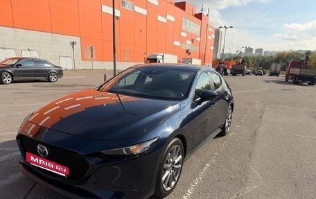 Mazda 3, 2021 год, 1 990 000 рублей, 2 фотография