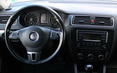 Volkswagen Jetta VI, 2013 год, 899 000 рублей, 13 фотография