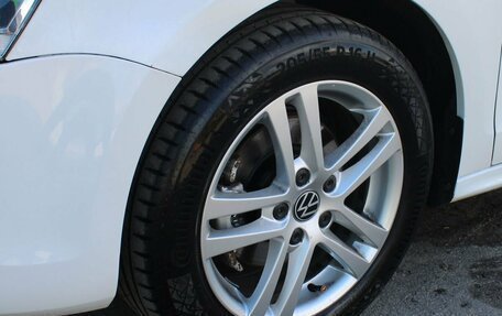 Volkswagen Jetta VI, 2013 год, 899 000 рублей, 23 фотография