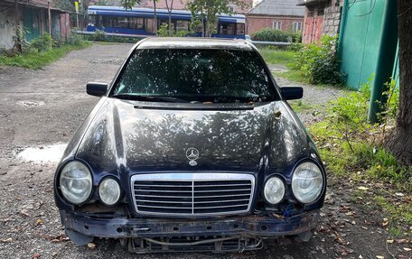 Mercedes-Benz E-Класс, 1998 год, 140 000 рублей, 2 фотография