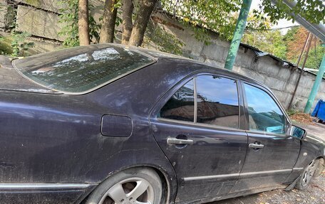 Mercedes-Benz E-Класс, 1998 год, 140 000 рублей, 4 фотография
