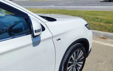 Mitsubishi Outlander III рестайлинг 3, 2019 год, 2 800 000 рублей, 3 фотография