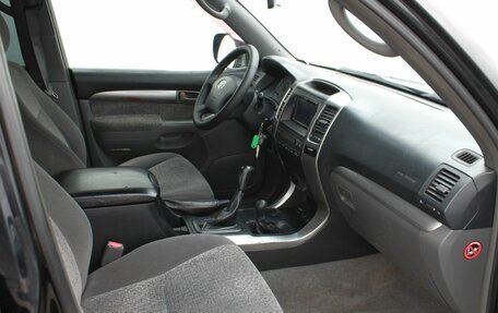 Toyota Land Cruiser Prado 120 рестайлинг, 2006 год, 1 610 000 рублей, 12 фотография