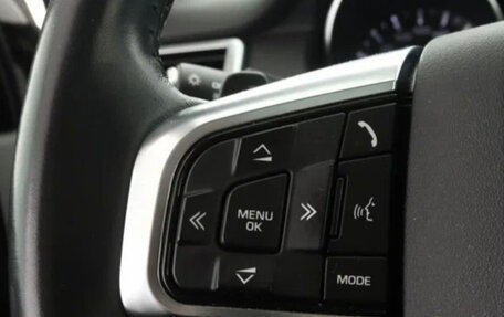 Land Rover Discovery Sport I рестайлинг, 2015 год, 2 300 000 рублей, 17 фотография