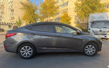 Hyundai Solaris II рестайлинг, 2015 год, 700 000 рублей, 5 фотография