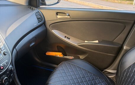 Hyundai Solaris II рестайлинг, 2015 год, 700 000 рублей, 9 фотография