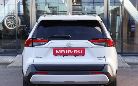 Toyota RAV4, 2024 год, 3 799 000 рублей, 5 фотография