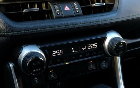 Toyota RAV4, 2024 год, 3 799 000 рублей, 12 фотография