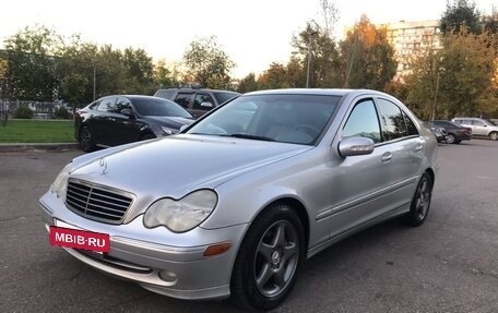 Mercedes-Benz C-Класс, 2004 год, 650 000 рублей, 2 фотография