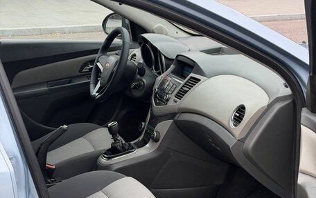 Chevrolet Cruze II, 2010 год, 575 000 рублей, 8 фотография