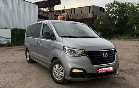 Hyundai H-1 II рестайлинг, 2019 год, 3 000 000 рублей, 2 фотография
