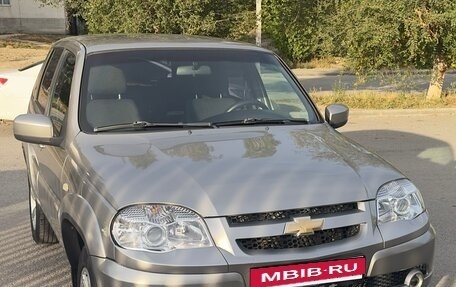 Chevrolet Niva I рестайлинг, 2016 год, 750 000 рублей, 2 фотография