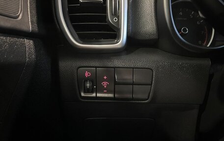 KIA Sportage IV рестайлинг, 2020 год, 2 138 000 рублей, 32 фотография