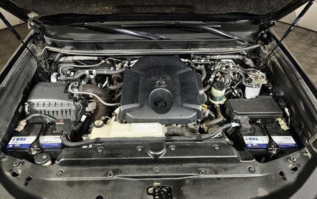 Toyota Land Cruiser Prado 150 рестайлинг 2, 2018 год, 4 895 000 рублей, 11 фотография