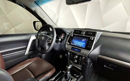 Toyota Land Cruiser Prado 150 рестайлинг 2, 2018 год, 4 895 000 рублей, 12 фотография