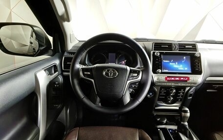 Toyota Land Cruiser Prado 150 рестайлинг 2, 2018 год, 4 895 000 рублей, 19 фотография
