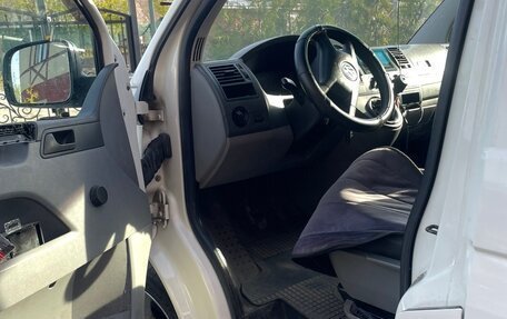 Volkswagen Transporter T5 рестайлинг, 2004 год, 920 000 рублей, 1 фотография