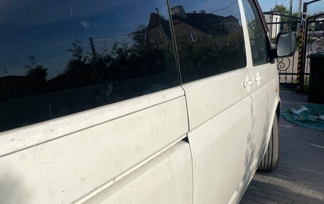 Volkswagen Transporter T5 рестайлинг, 2004 год, 920 000 рублей, 3 фотография