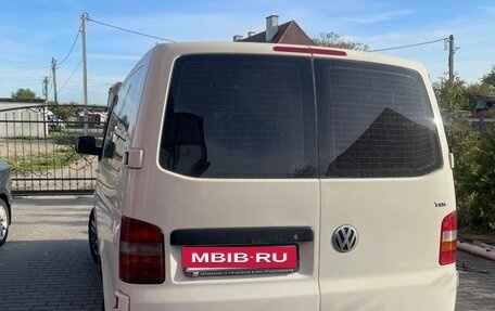 Volkswagen Transporter T5 рестайлинг, 2004 год, 920 000 рублей, 4 фотография