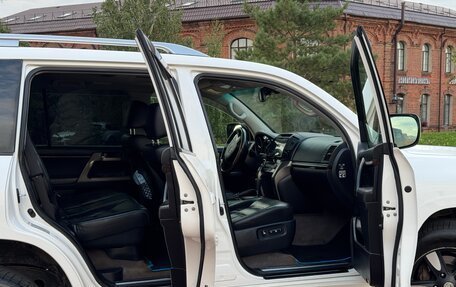 Toyota Land Cruiser 200, 2011 год, 2 490 000 рублей, 6 фотография