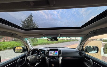 Toyota Land Cruiser 200, 2011 год, 2 490 000 рублей, 10 фотография