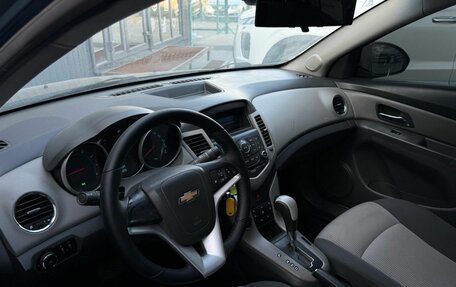 Chevrolet Cruze II, 2010 год, 659 000 рублей, 10 фотография