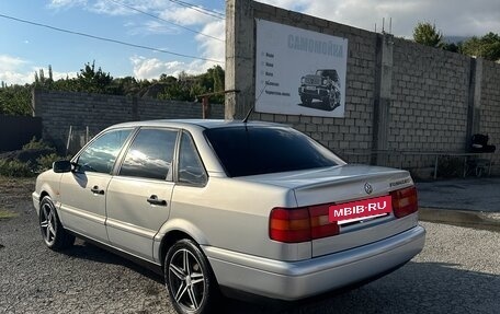 Volkswagen Passat B4, 1994 год, 530 000 рублей, 3 фотография
