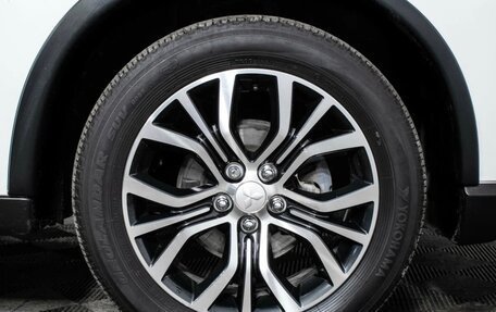 Mitsubishi Outlander III рестайлинг 3, 2016 год, 1 750 000 рублей, 14 фотография