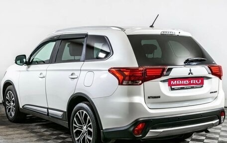 Mitsubishi Outlander III рестайлинг 3, 2016 год, 1 750 000 рублей, 5 фотография